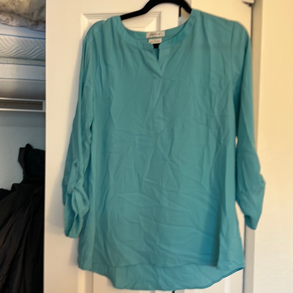 Maybe worn once Van Heusen lightweight work blouse. Medium